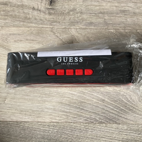 GUESS Speaker - Picture 4 of 5